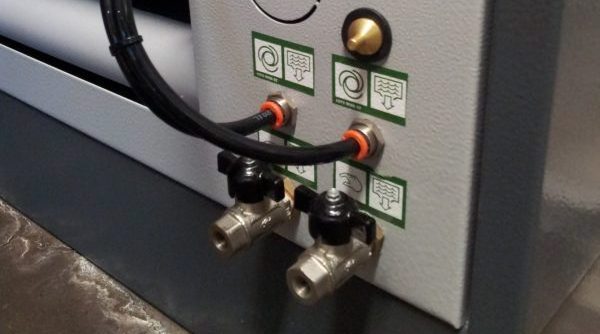 getrid of water in air compressor