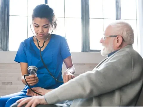 Simple ways families choose care support for loved ones daily